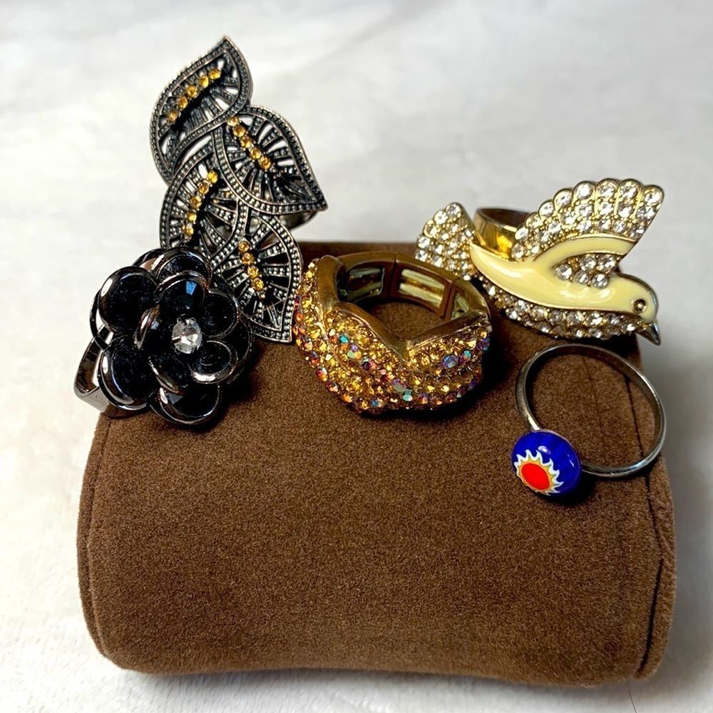 Lot of 5 costume jewelry rings